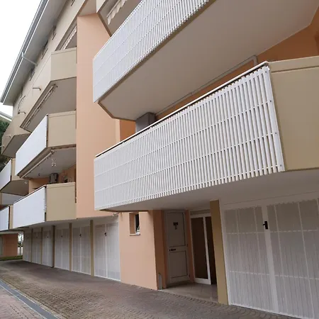 Magnoliaalmare-beachfront With Spacious Terrace