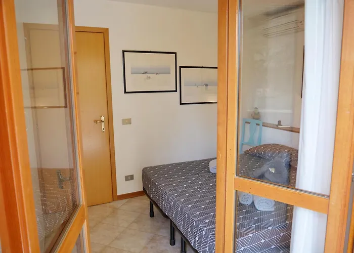 Magnoliaalmare-beachfront With Spacious Terrace Appartement