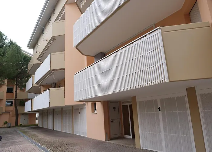 Magnoliaalmare-beachfront With Spacious Terrace