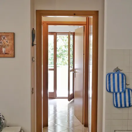 Magnoliaalmare-beachfront With Spacious Terrace Apartman Grado