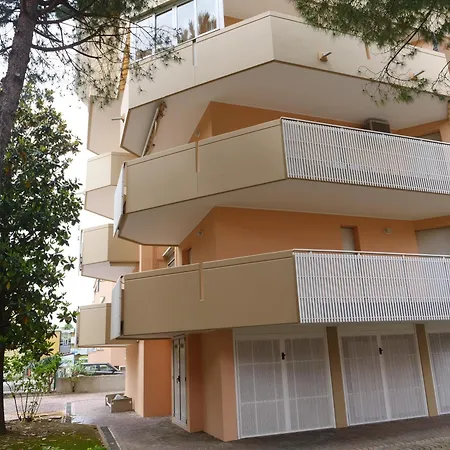 Magnoliaalmare-beachfront With Spacious Terrace * Grado