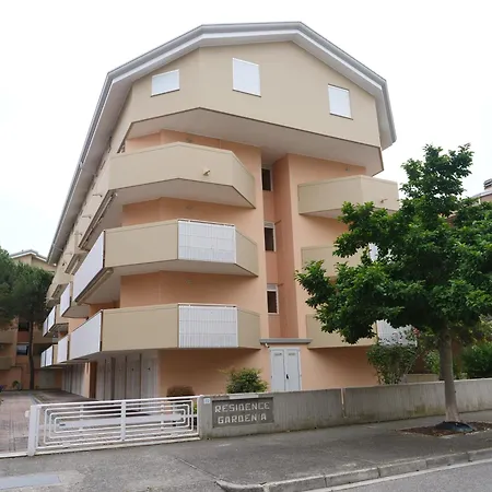 דירה Magnoliaalmare-beachfront With Spacious Terrace