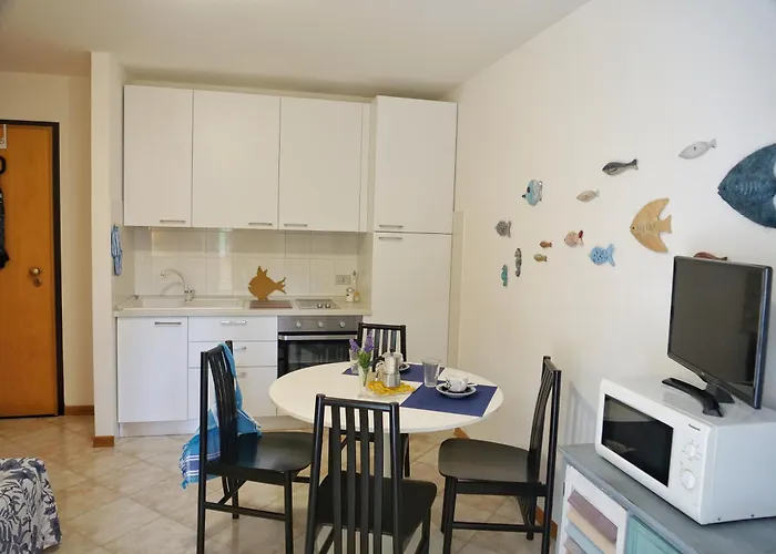 Magnoliaalmare-beachfront With Spacious Terrace