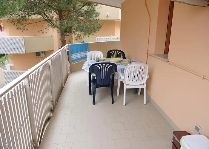 Magnoliaalmare-beachfront With Spacious Terrace Appartamento